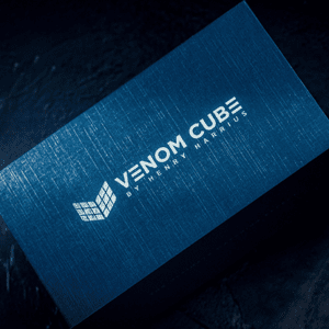 Venom Cube par Henry Harrius